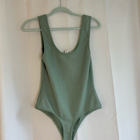 Green corset tank - Picture 4 of 4